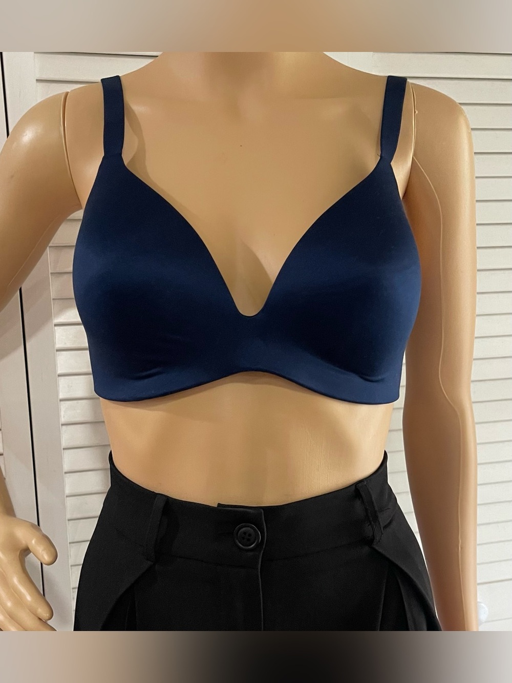 Victoria's Secret Navy Smooth Plunge Bra